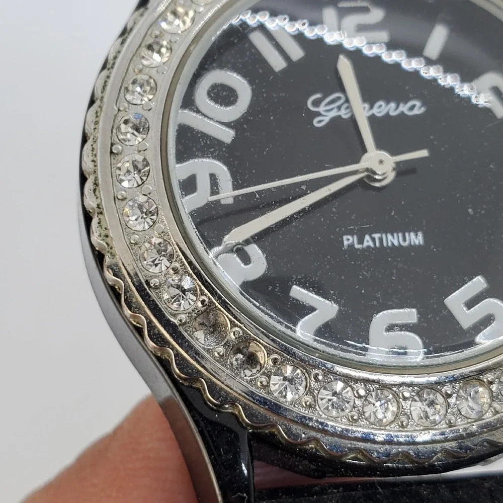 38MM Women Watch Black Dial Crystal Bezel Black Plastic‎ Band Straps New Battery